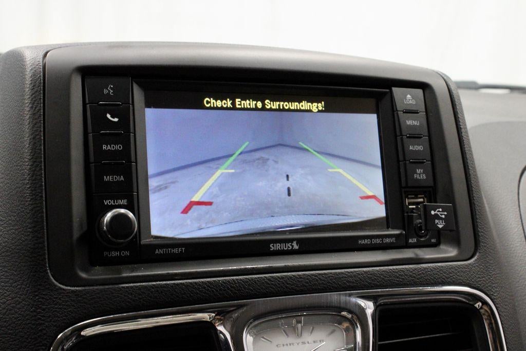 2016 Chrysler Town & Country Touring