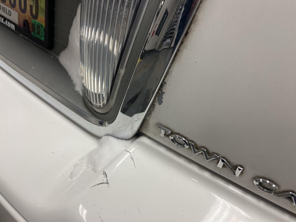 2011 Lincoln Town Car Signature Limited