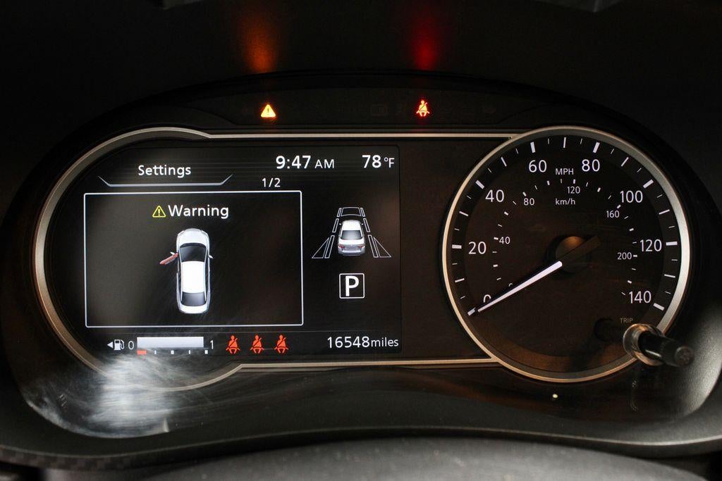 2023 Nissan Versa SR