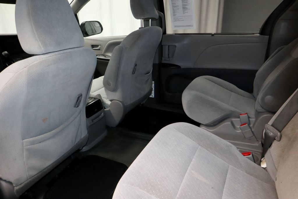 2016 Toyota Sienna LE