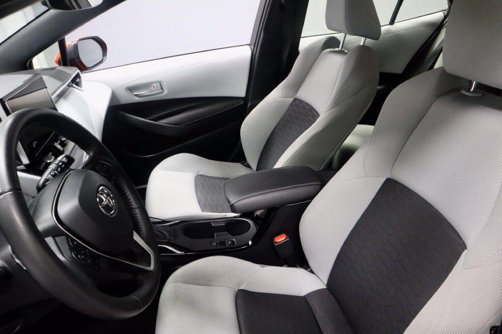 2025 Toyota Corolla Hatchback SE