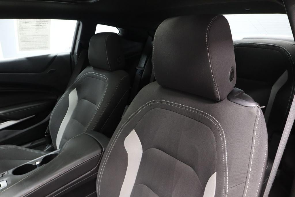 2018 Chevrolet Camaro 2dr Coupe 1LT