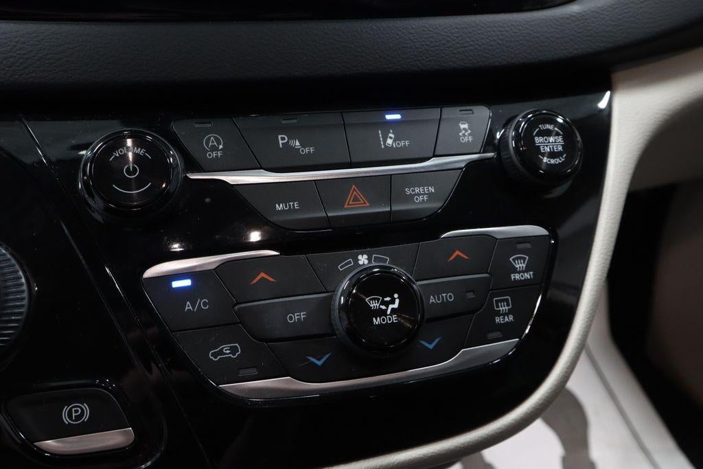 2022 Chrysler Pacifica Touring L FWD