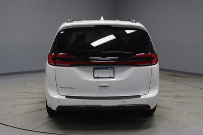 2022 Chrysler Pacifica Touring L FWD