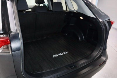 2020 Toyota RAV4 XLE AWD (Natl)