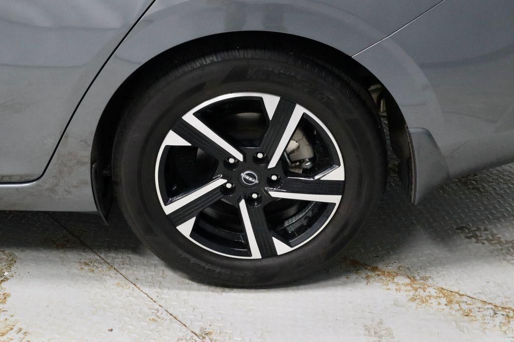 2025 Nissan Sentra SV CVT