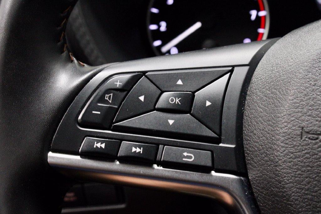 2025 Nissan Sentra SR CVT