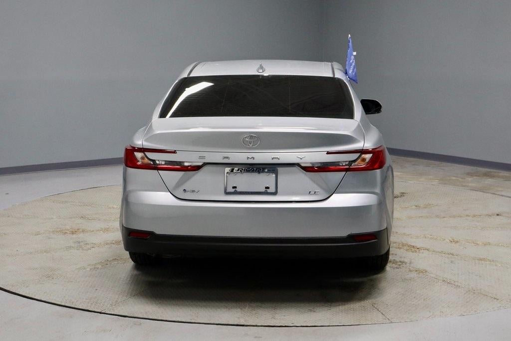 2025 Toyota Camry LE (SE)