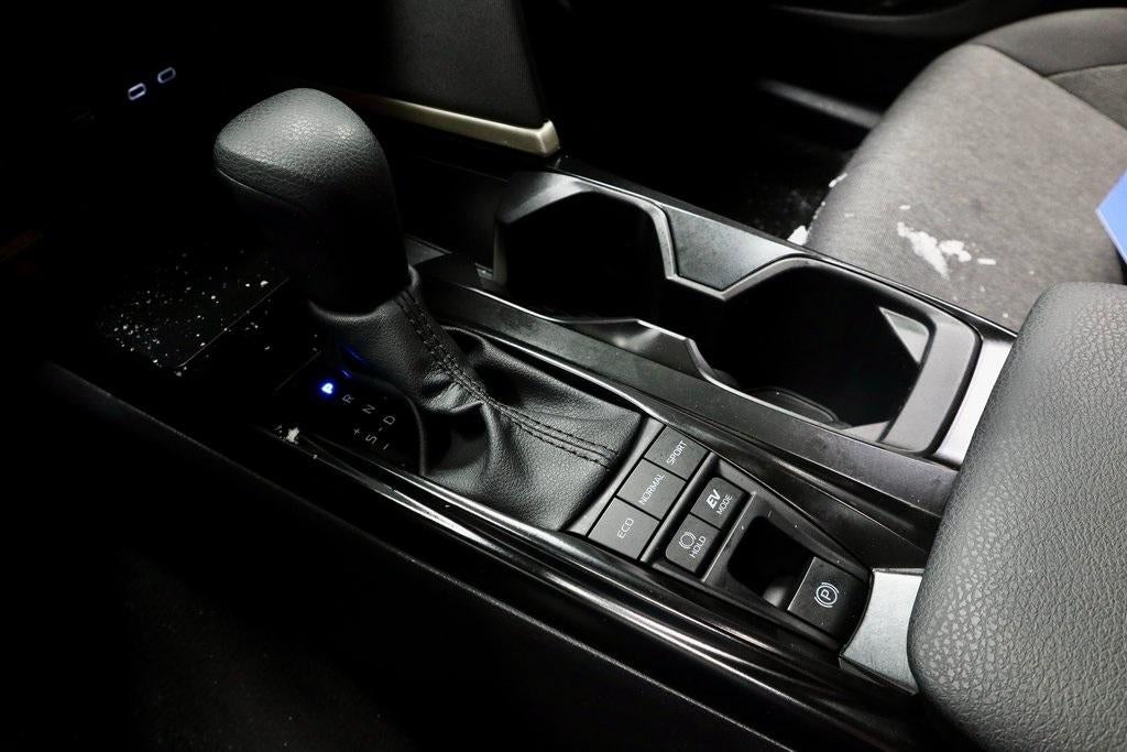 2025 Toyota Camry LE (SE)