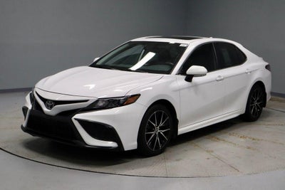 2022 Toyota Camry SE Auto (SE)
