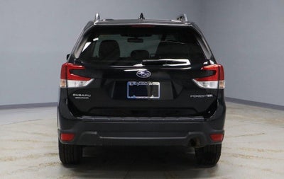 2022 Subaru Forester Premium CVT