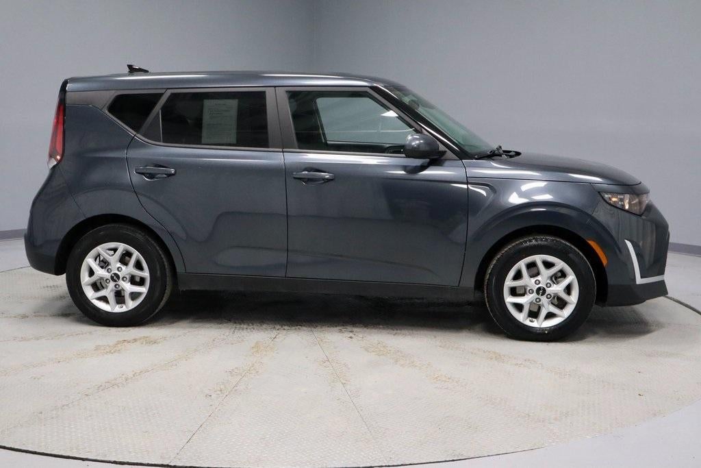 2024 Kia Soul LX IVT