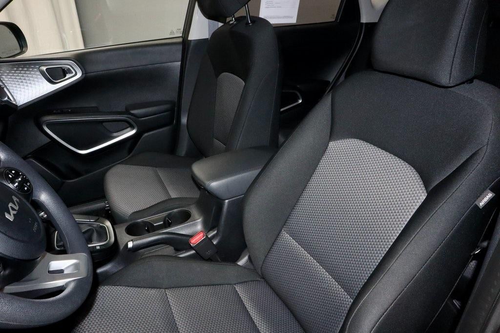 2024 Kia Soul LX IVT