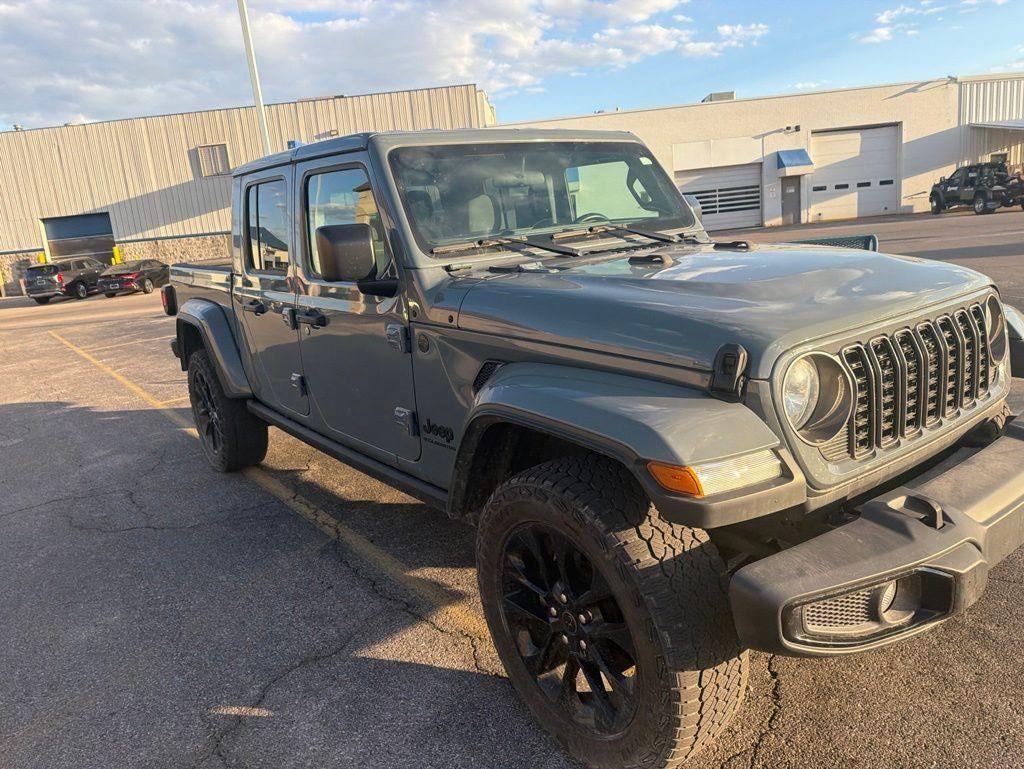2024 Jeep Gladiator Nighthawk Auto's photo
