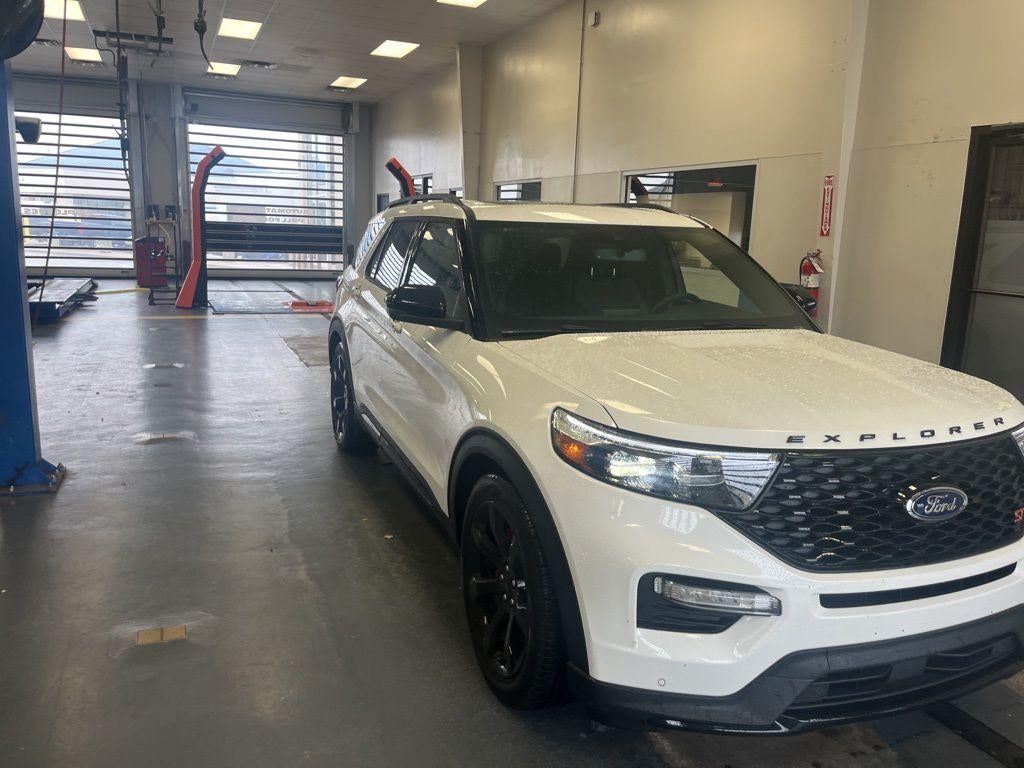 2023 Ford Explorer ST 4WD's photo