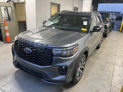 2025 Ford Explorer ST-Line