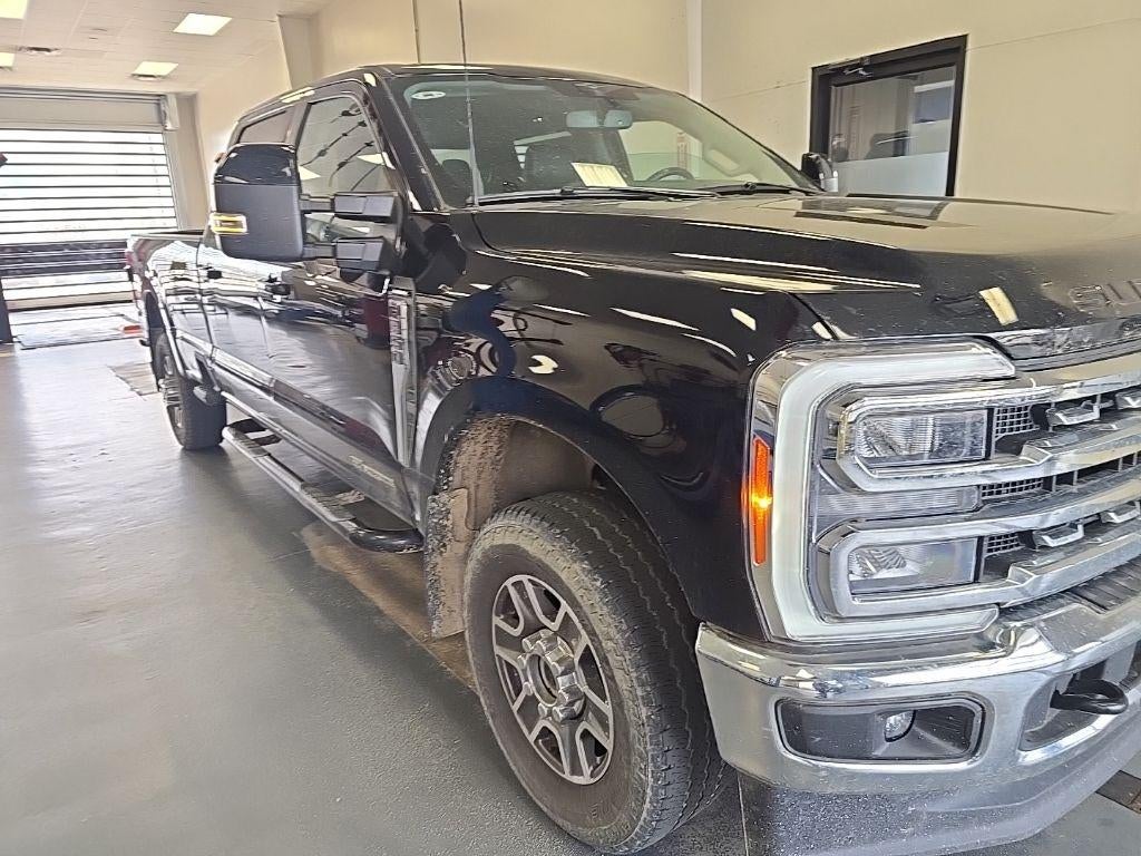 2023 Ford Super Duty F-350 SRW Lariat