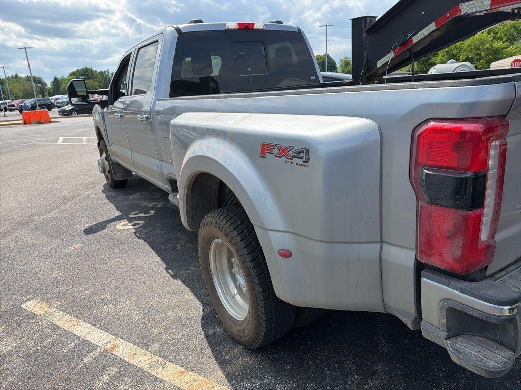 2024 Ford Super Duty F-350 DRW Lariat