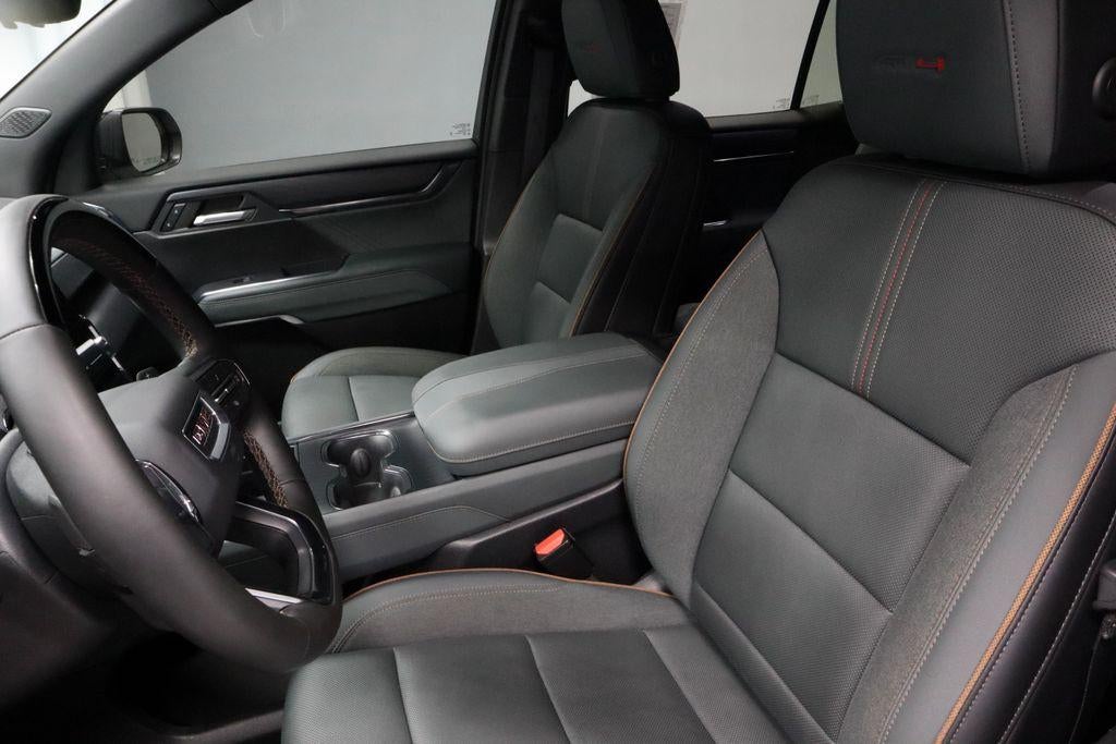 2024 GMC Acadia AT4