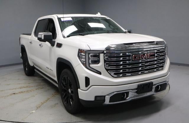 2022 GMC Sierra 4WD Crew Cab Short Box Denali's photo