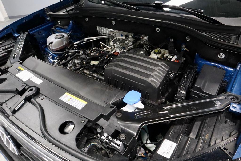 2025 Volkswagen Atlas Cross Sport 2.0T SEL R-Line Black