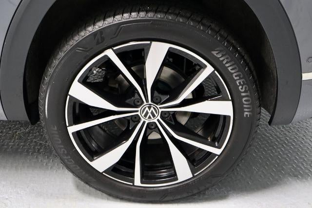 2024 Volkswagen Atlas Cross Sport 2.0T SEL Premium R-Line