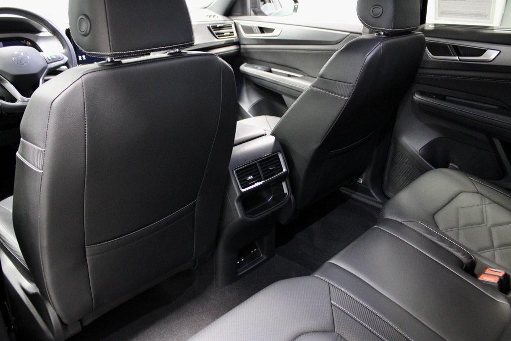 2025 Volkswagen Atlas Cross Sport 2.0T SE w/Technology