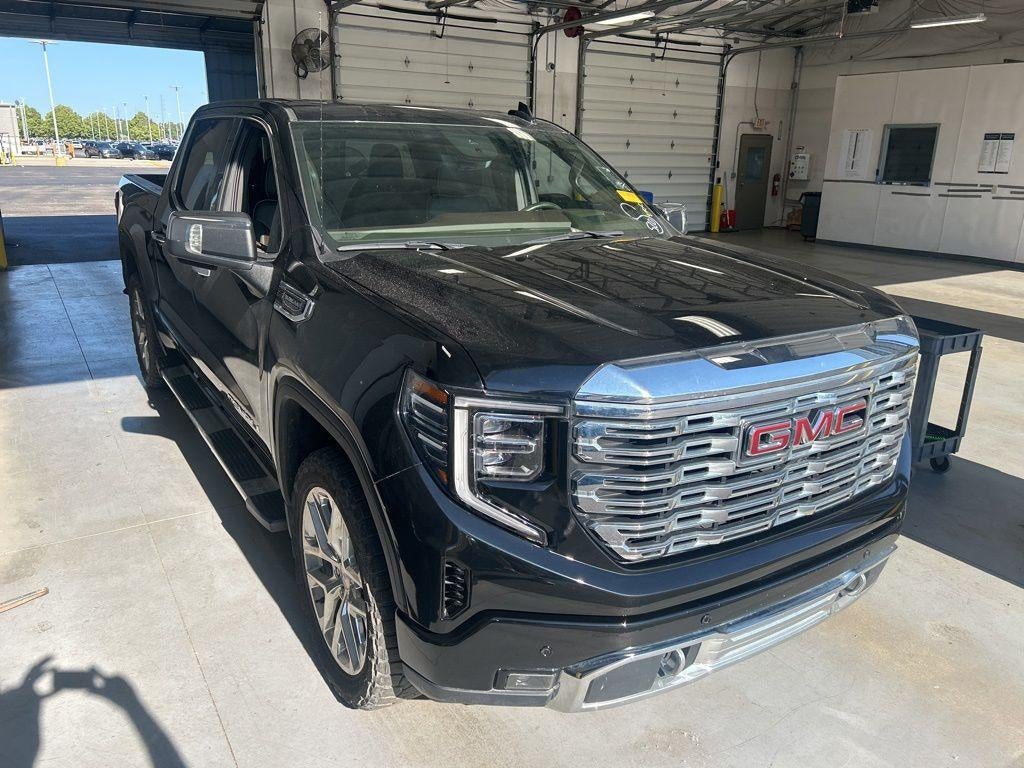 2022 GMC Sierra 4WD Crew Cab Short Box Denali's photo