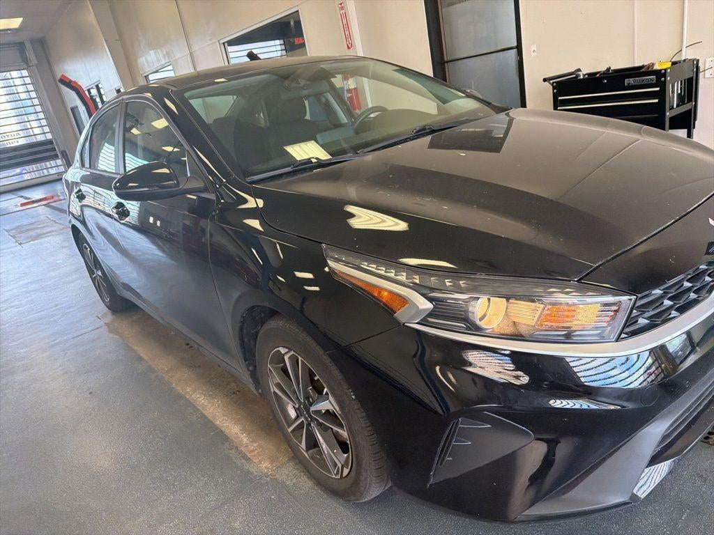 2024 Kia Forte LXS AT's photo