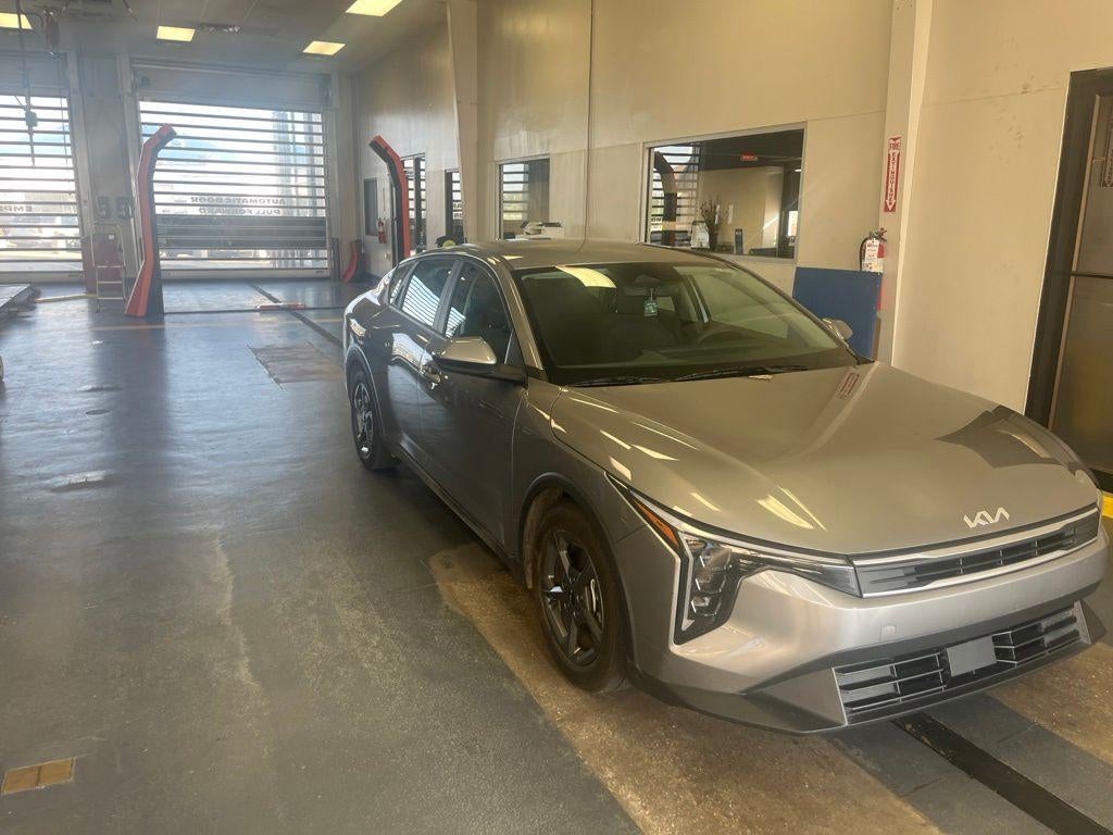 2025 Kia K4 LXS AT's photo