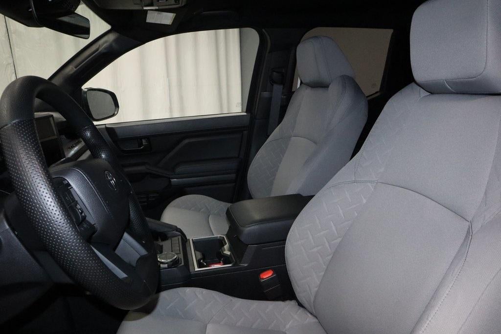 2025 Toyota Tacoma 4WD SR5