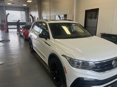 2023 Volkswagen Tiguan 2.0T SE R-Line Black
