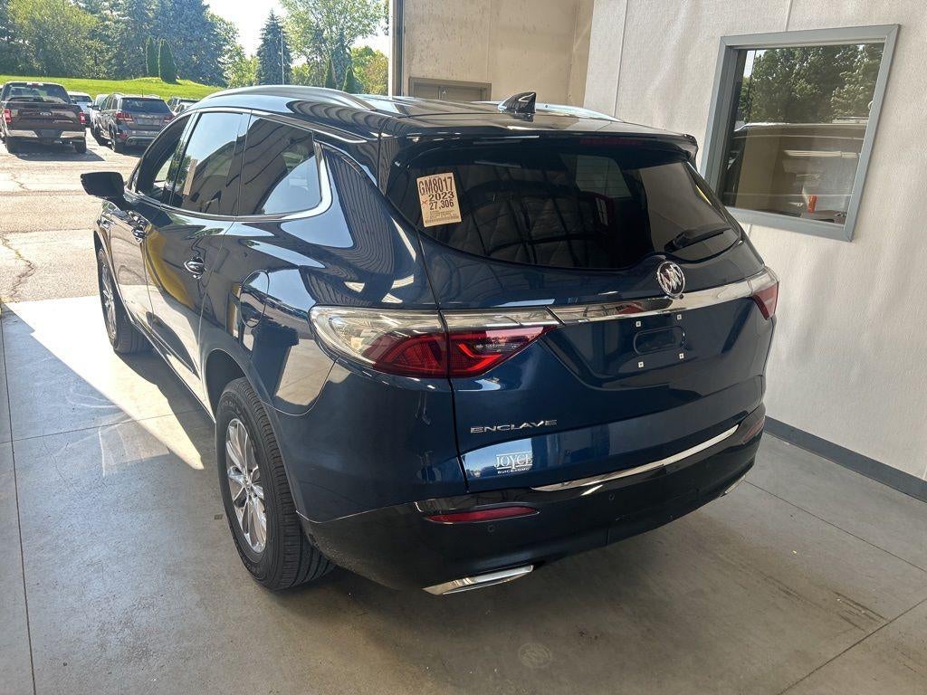 2023 Buick Enclave Essence