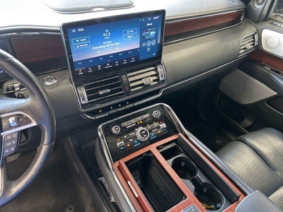 2023 Lincoln Navigator L Reserve