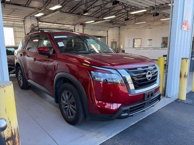 2024 Nissan Pathfinder SV