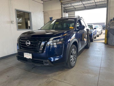 2023 Nissan Pathfinder SV