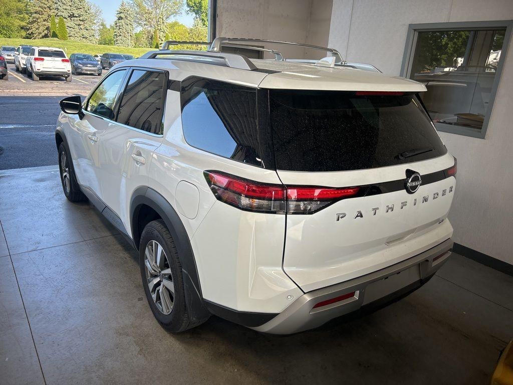 2025 Nissan Pathfinder SL