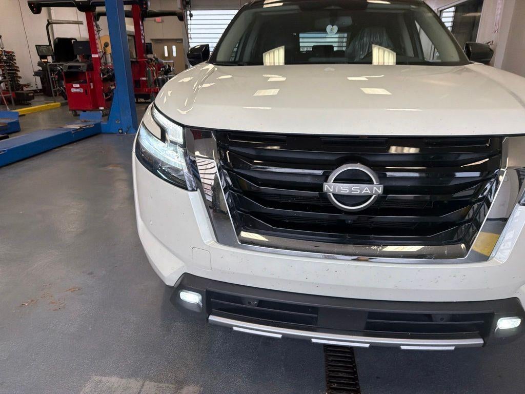 2022 Nissan Pathfinder SL
