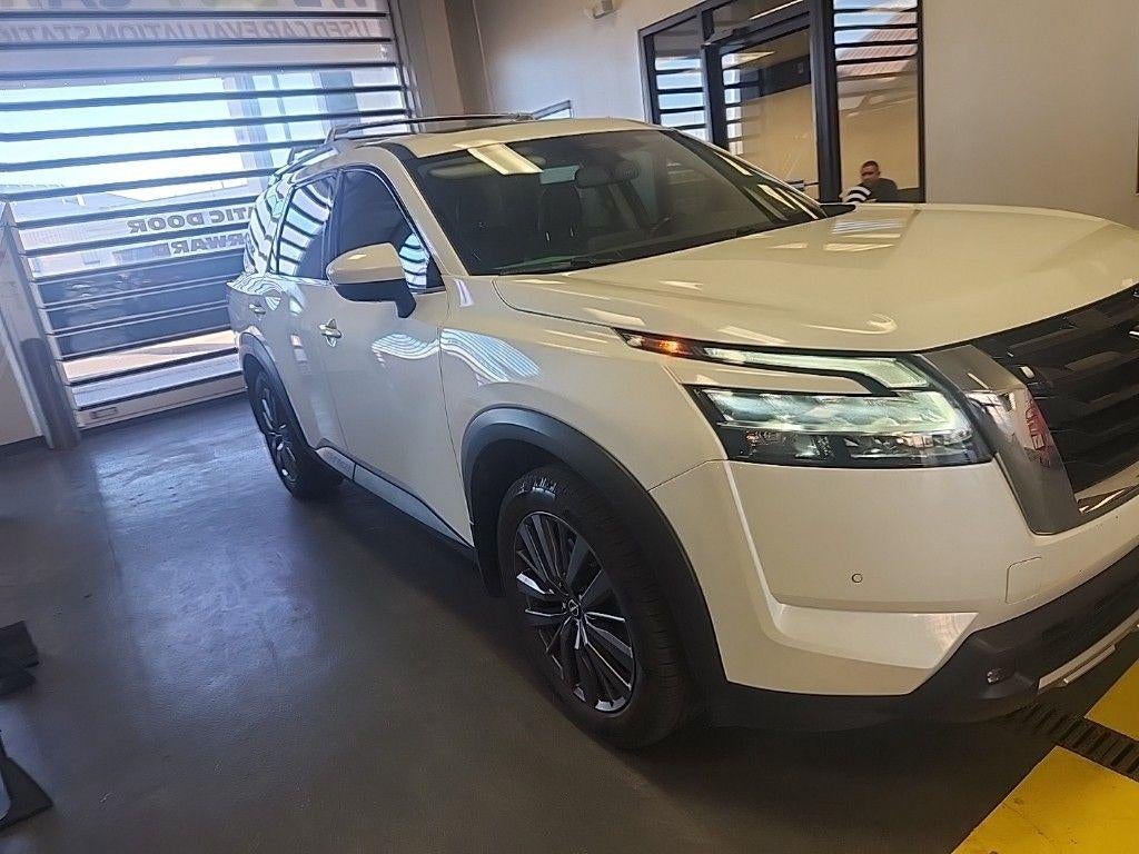 2022 Nissan Pathfinder SL