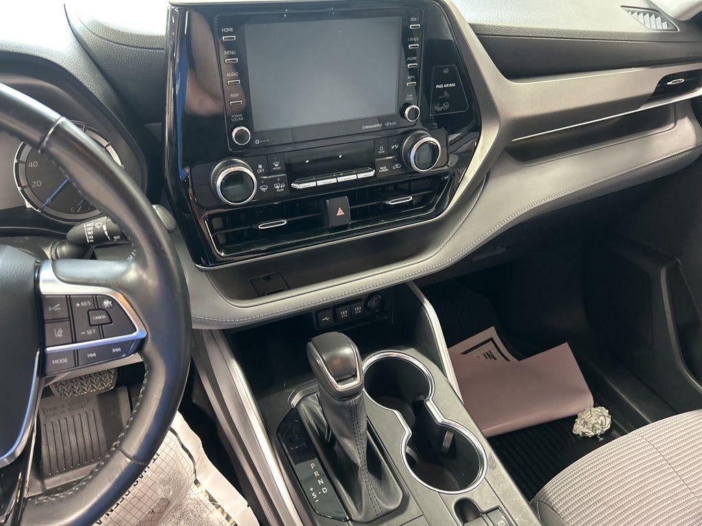 2020 Toyota Highlander LE