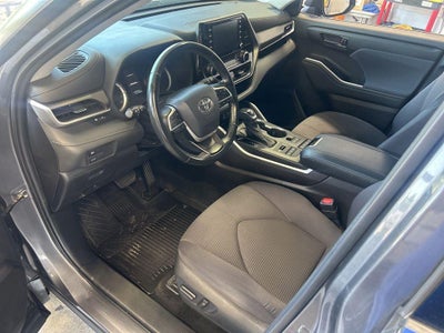 2022 Toyota Highlander LE
