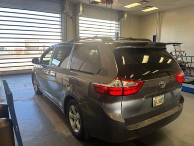 2017 Toyota Sienna LE