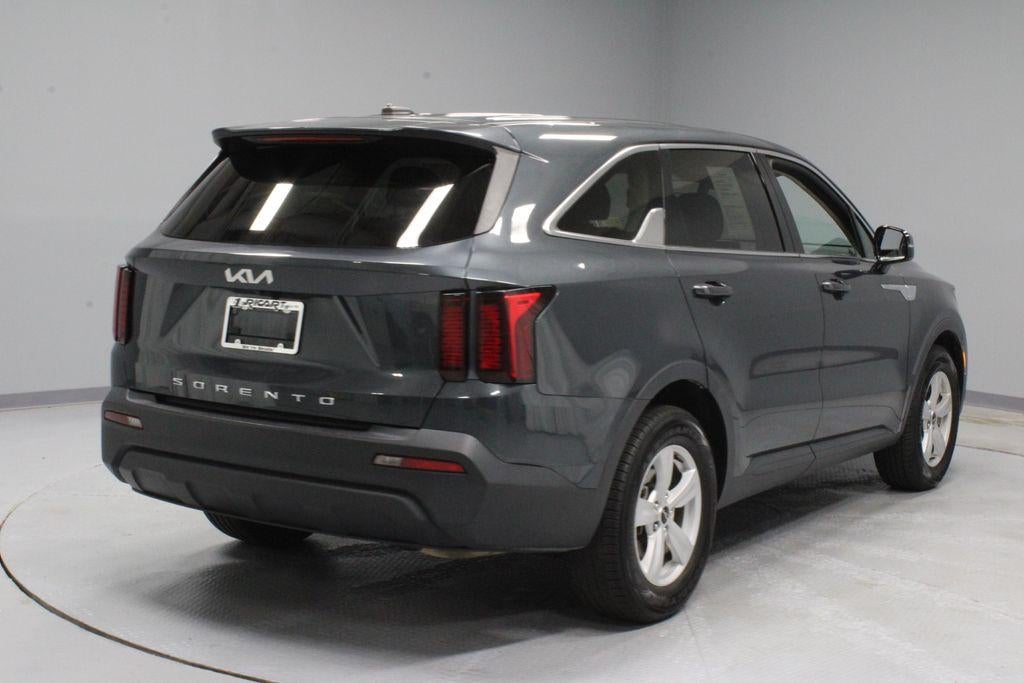 2022 Kia Sorento LX