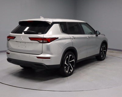 2022 Mitsubishi Outlander ES