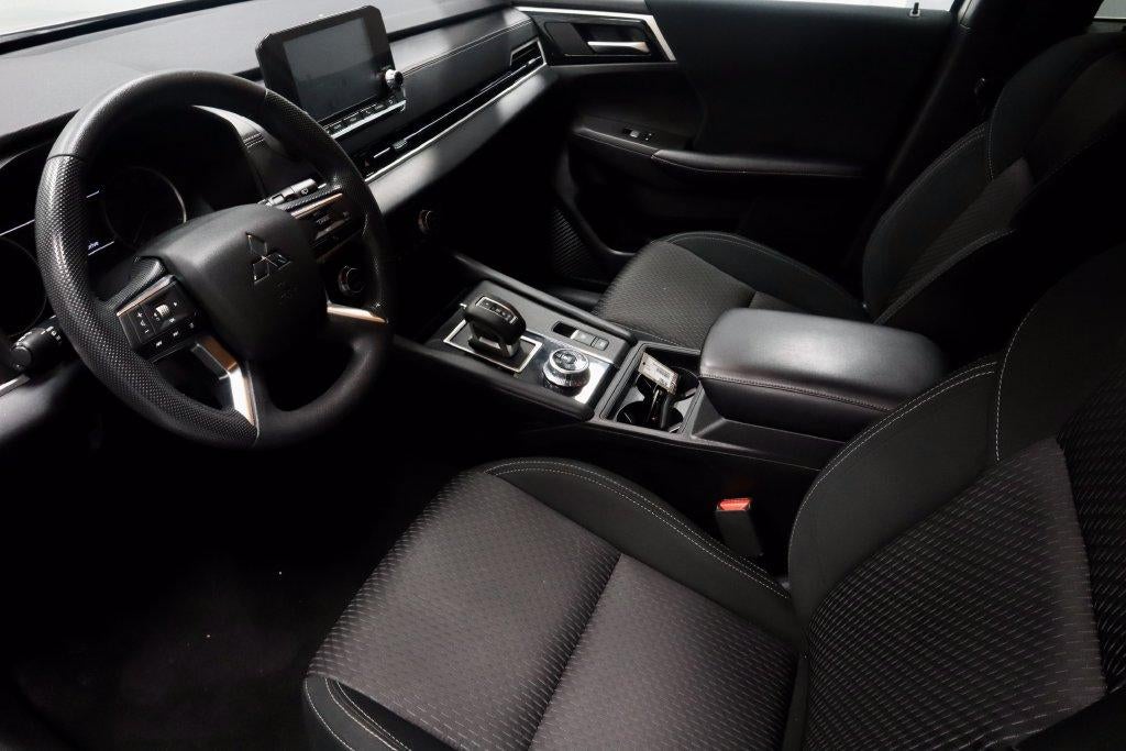 2022 Mitsubishi Outlander ES