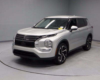 2022 Mitsubishi Outlander ES