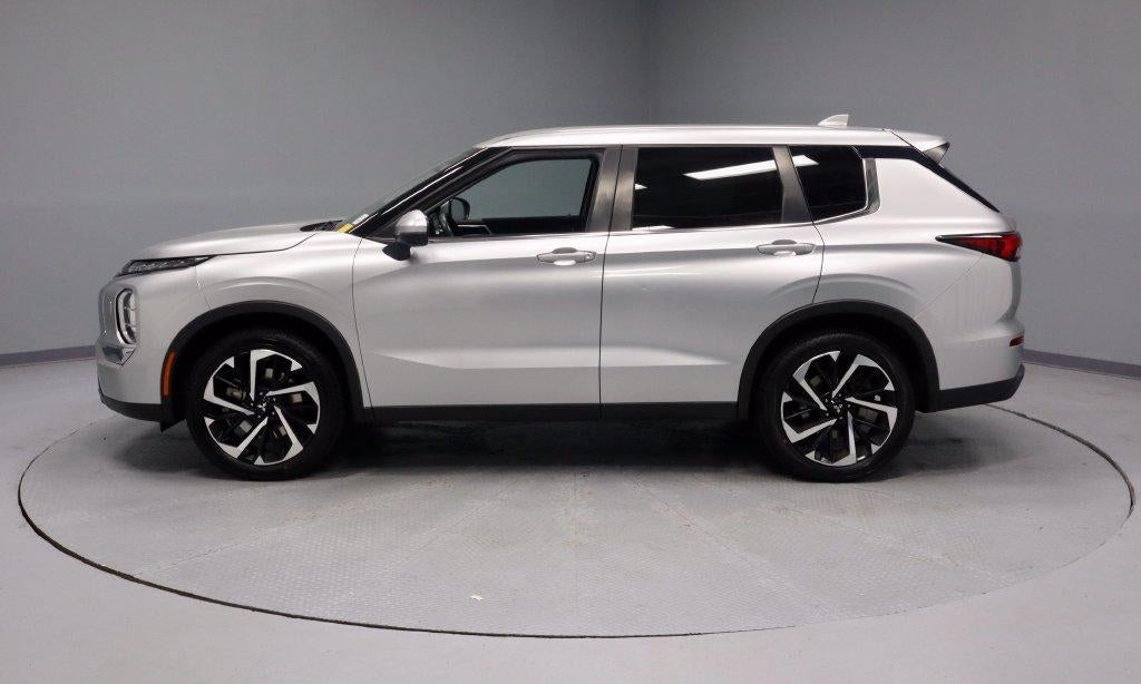 2022 Mitsubishi Outlander ES