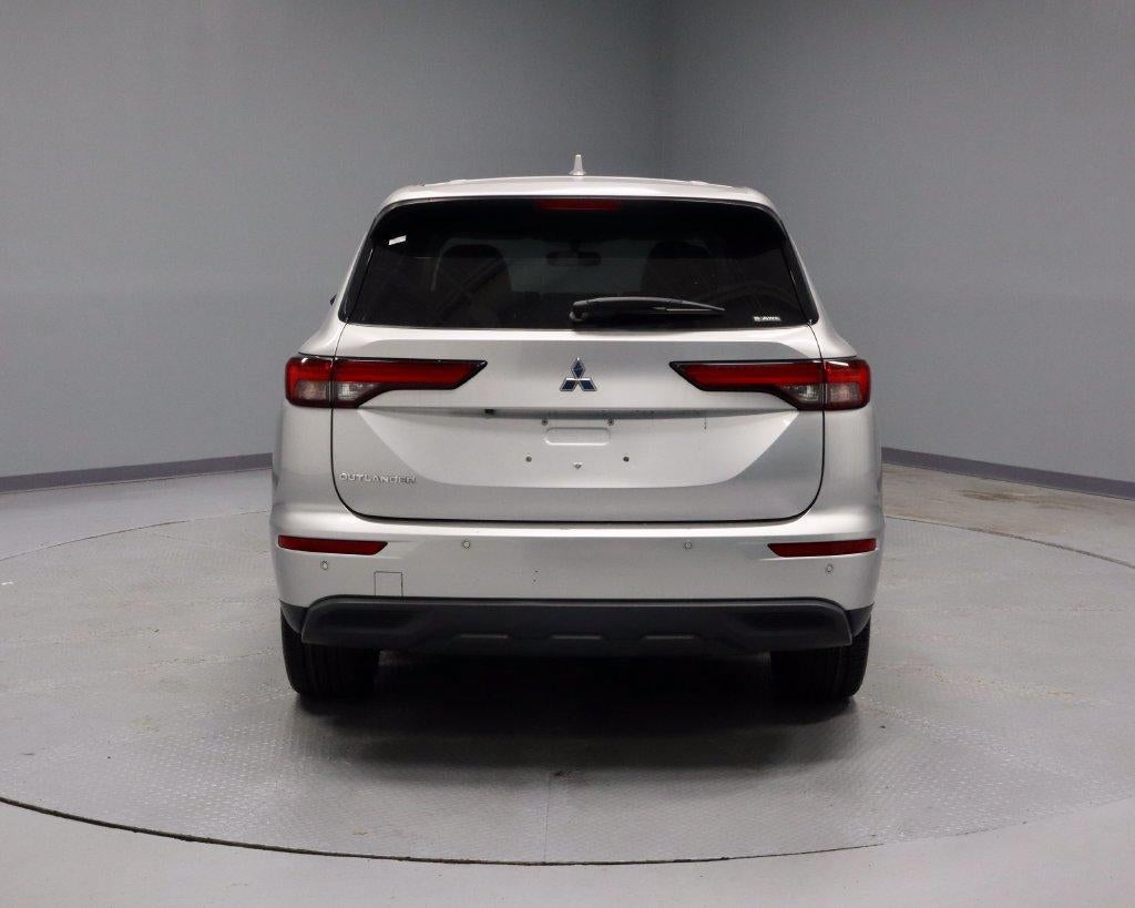 2022 Mitsubishi Outlander ES