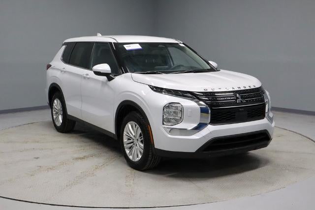 2024 Mitsubishi Outlander ES