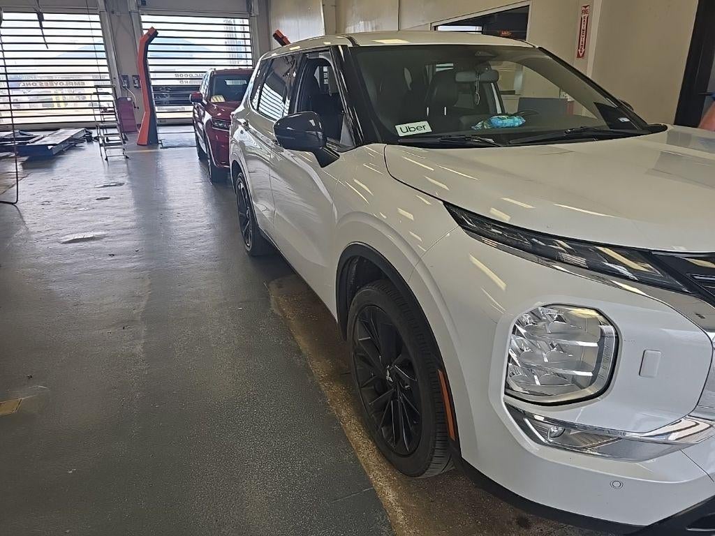 2023 Mitsubishi Outlander SE Black Edition S-AWC's photo